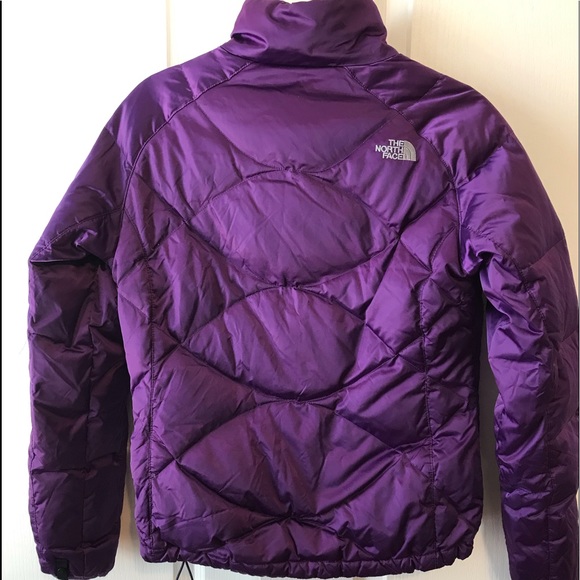 Practically new North Face puffer! - Picture 3 of 5